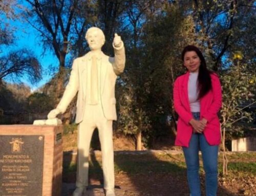 Córdoba: una estatua de Kirchner será sustituida por otra de Favaloro en Anisacate
